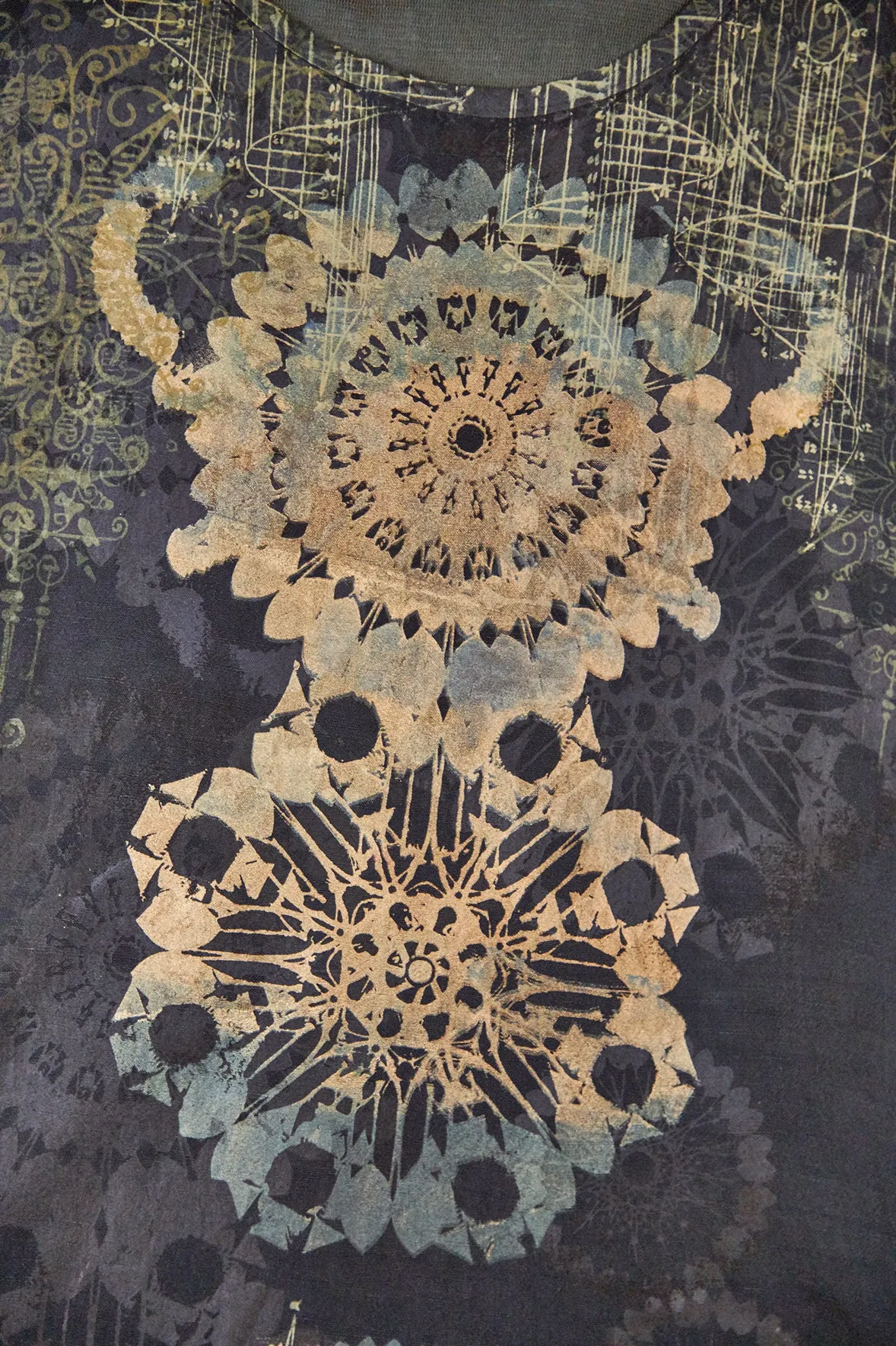 6182 Nouveau Lace Trim Shift Mineral Black-Futurist Relic Charm