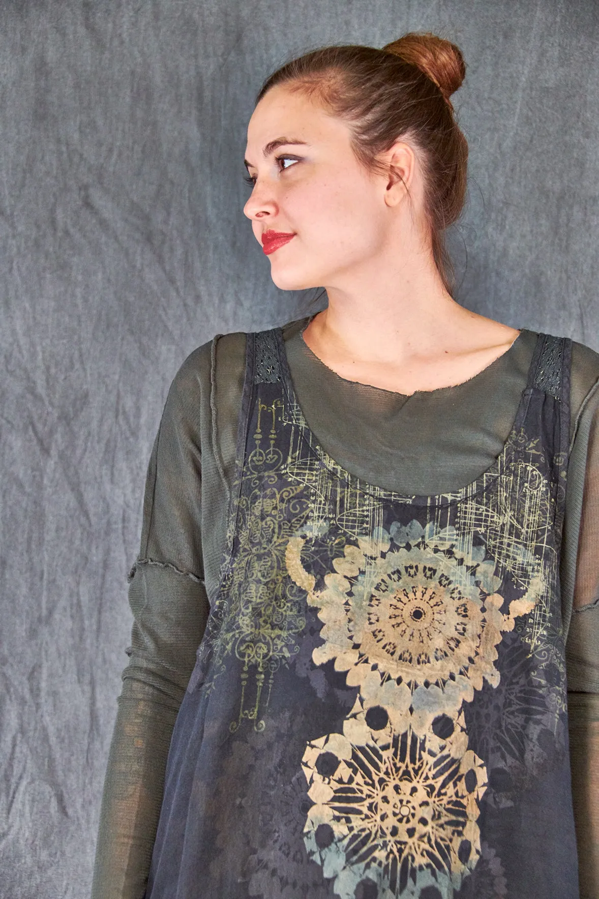 6182 Nouveau Lace Trim Shift Mineral Black-Futurist Relic Charm