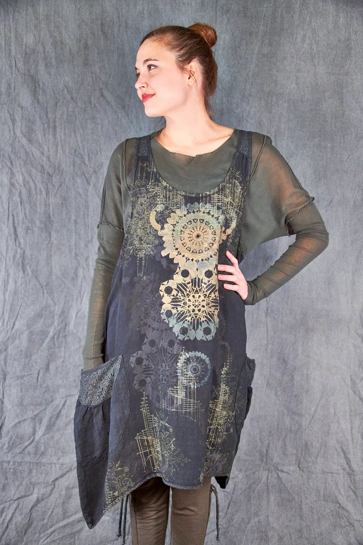 6182 Nouveau Lace Trim Shift Mineral Black-Futurist Relic Charm