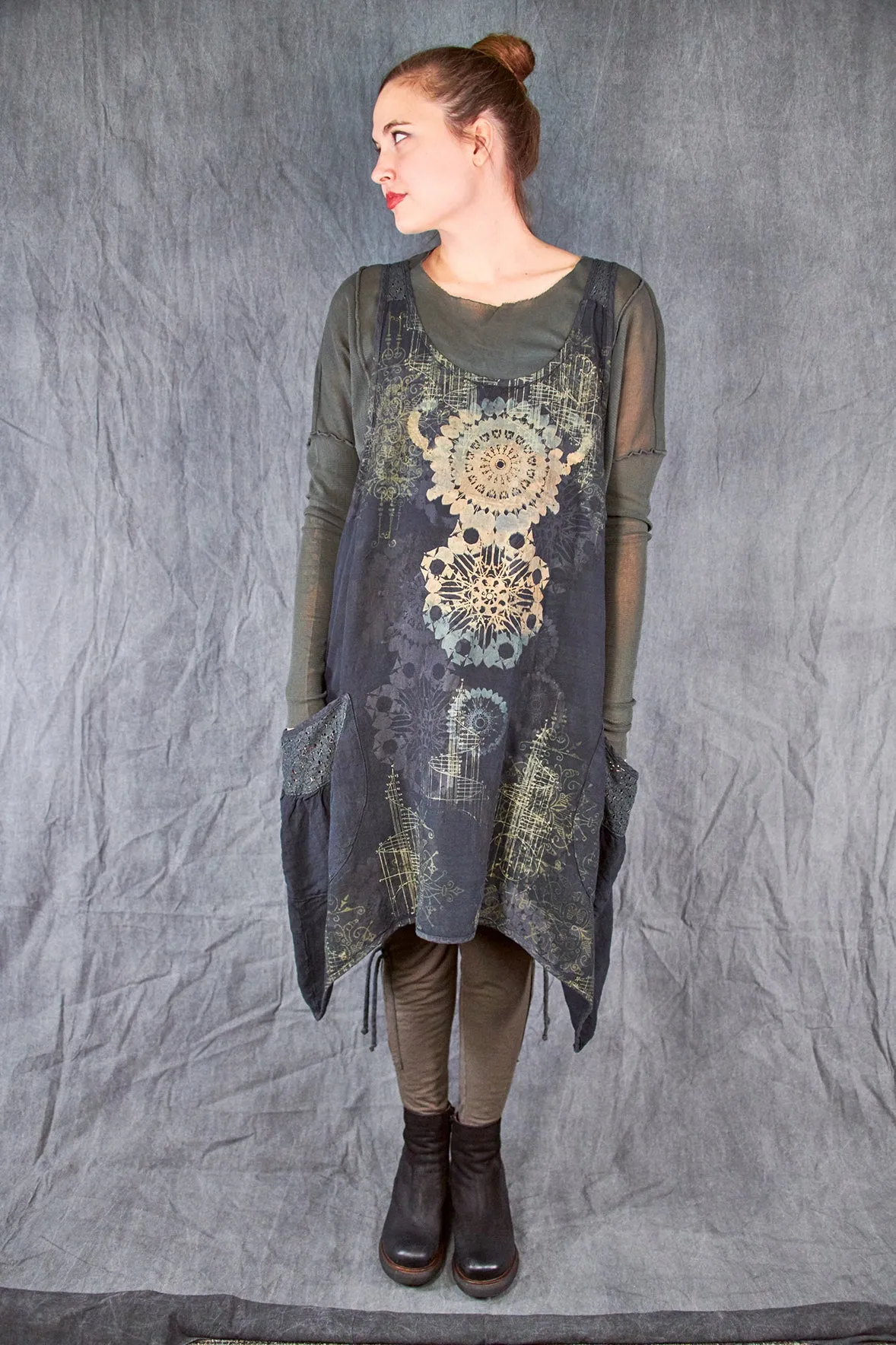 6182 Nouveau Lace Trim Shift Mineral Black-Futurist Relic Charm