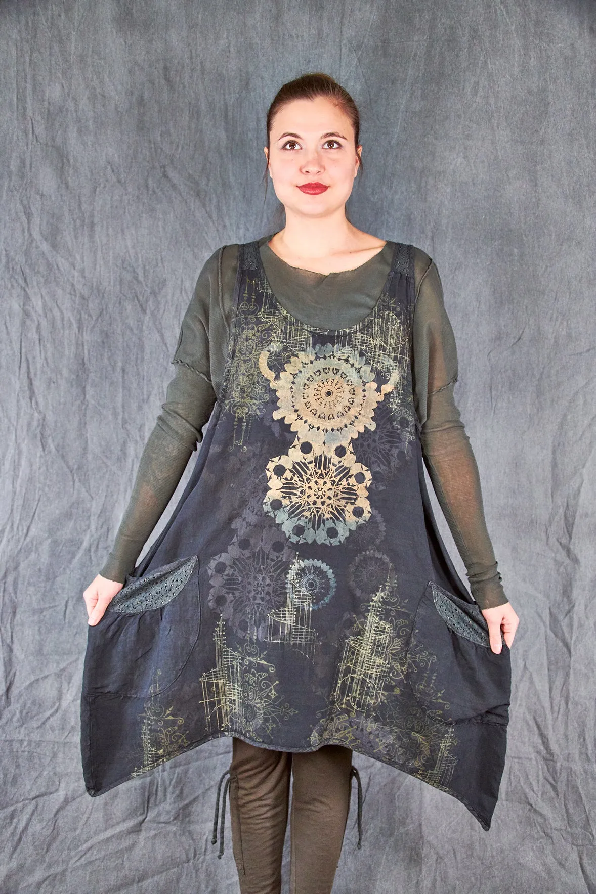 6182 Nouveau Lace Trim Shift Mineral Black-Futurist Relic Charm