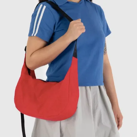 Baggu Medium Nylon Crescent Bag - Candy Apple