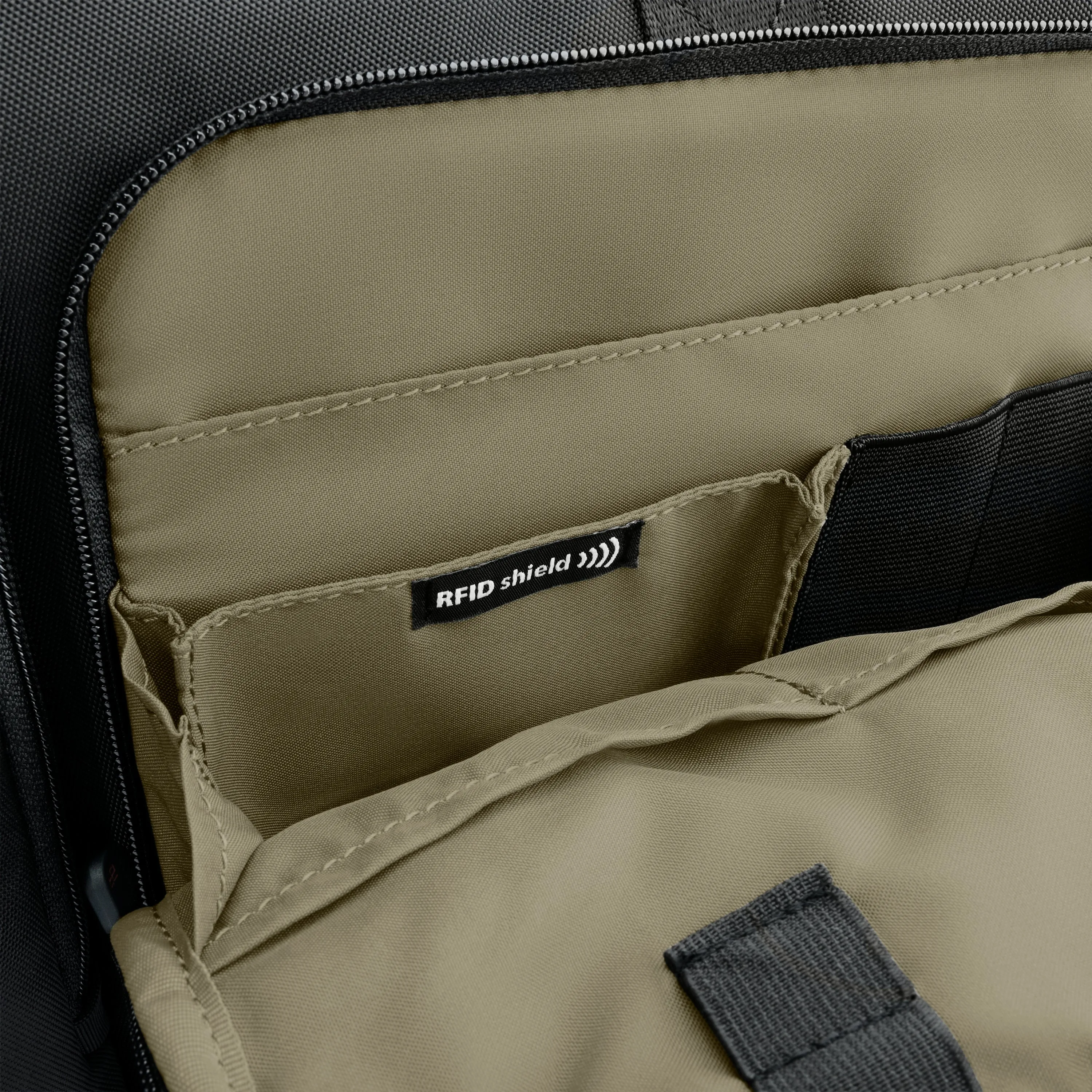 Briggs & Riley HTA Medium Expandable Briefcase - Black
