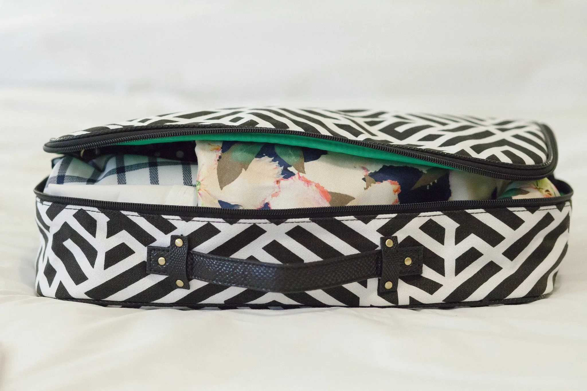 Labyrinth Onyx Packing Cube