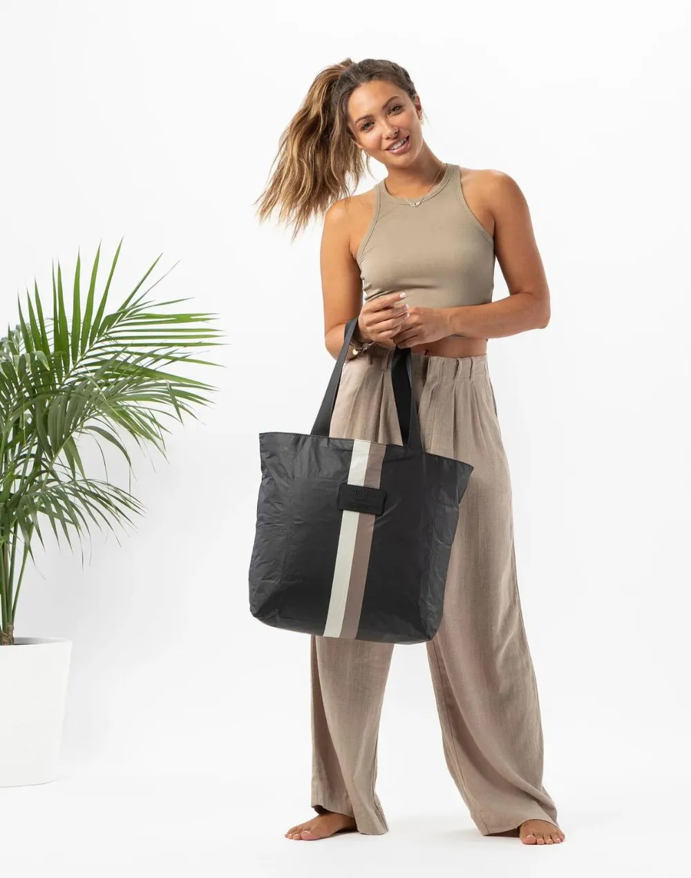 Le Voyageur Day Tripper Bag