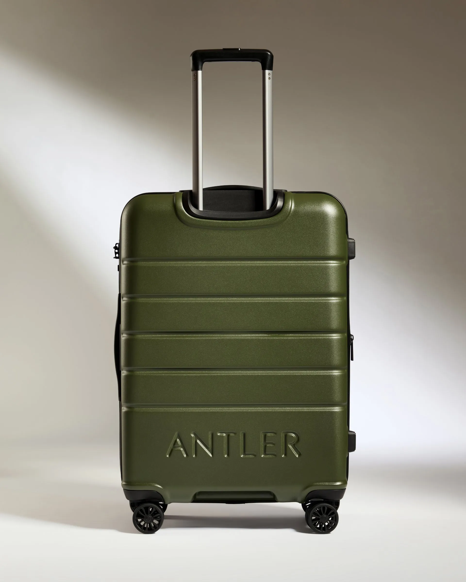 Medium Luggage in Pine - Logo