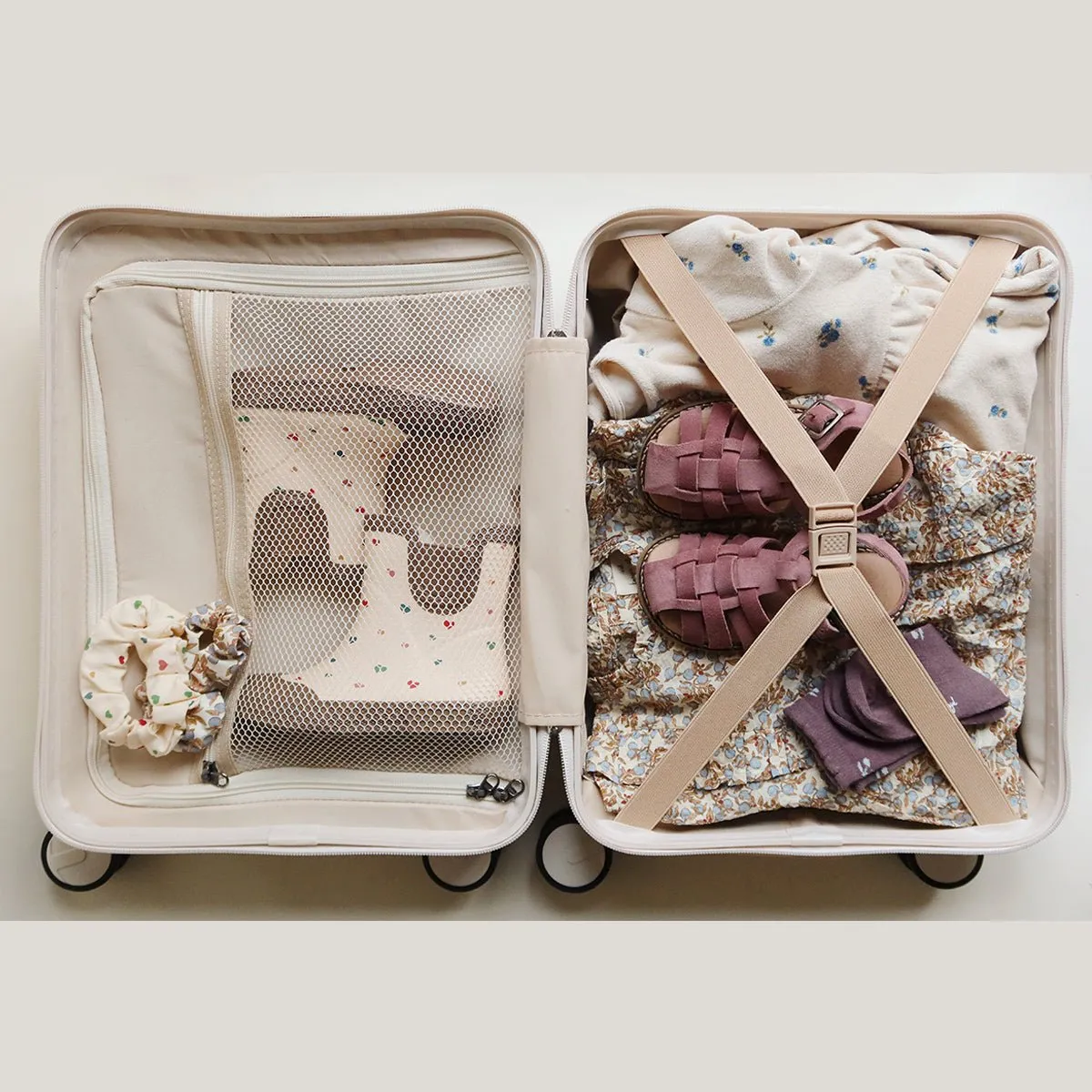 Travel Suitcase / Reisekoffer