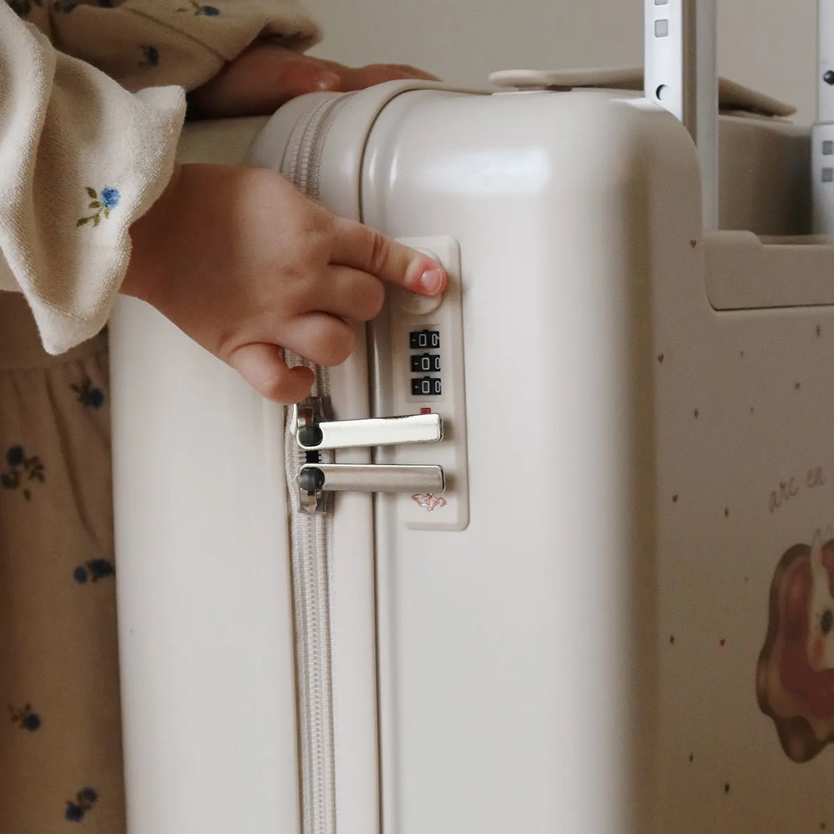 Travel Suitcase / Reisekoffer