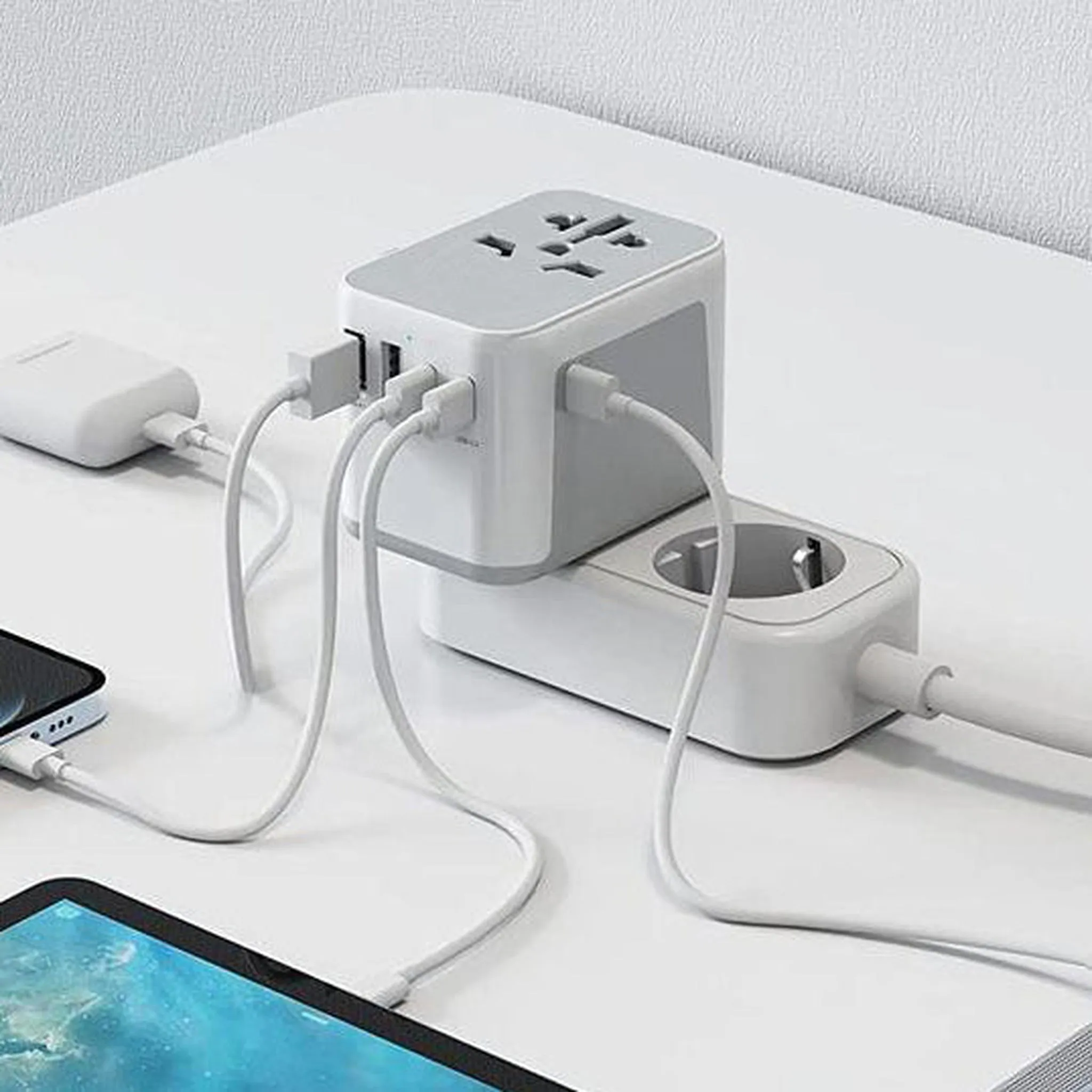 Voltage Valet International Travel Adapter 5 Port USB
